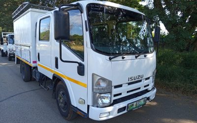 2013 Isuzu Truck NMR Crew Cab F/C C/K
